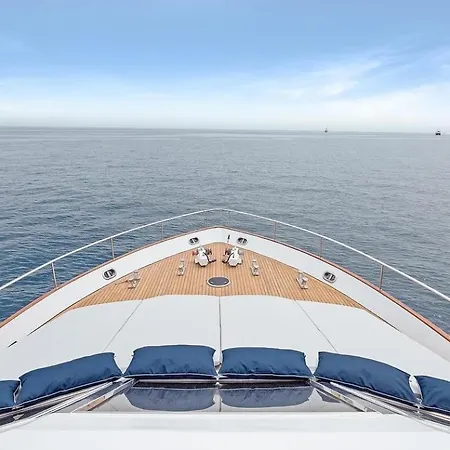 Botel Zaffiro Yacht - Festival De La Plaisance 2024