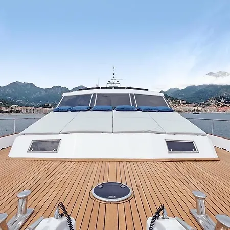 Zaffiro Yacht - Festival De La Plaisance 2024 Hotel na wodzie