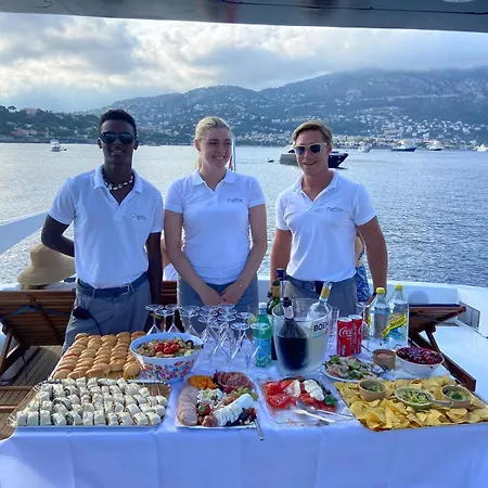 Hotel na wodzie Zaffiro Yacht - Festival De La Plaisance 2024